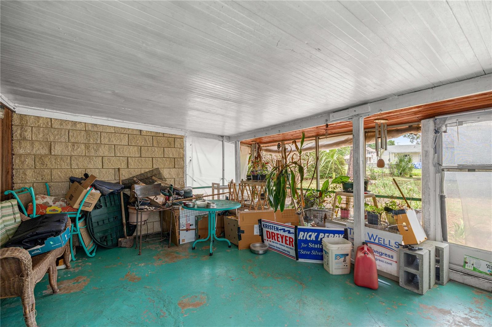 COUNTRY ESTATE - Residential