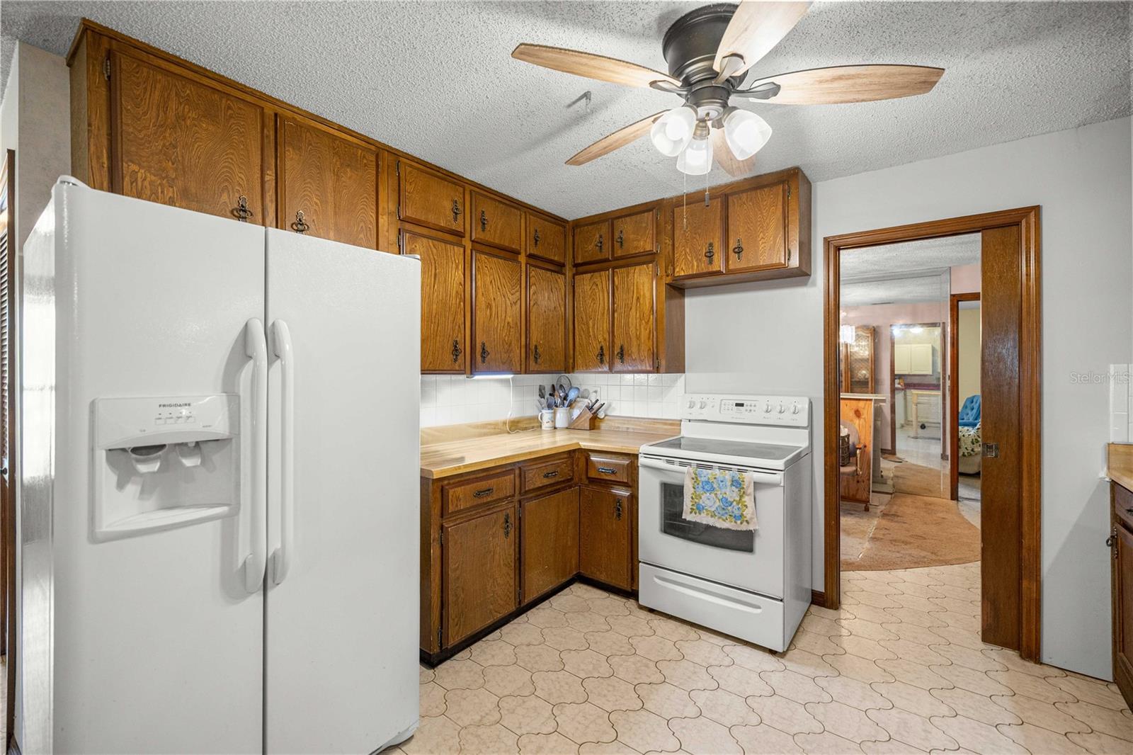 COUNTRY ESTATE - Residential