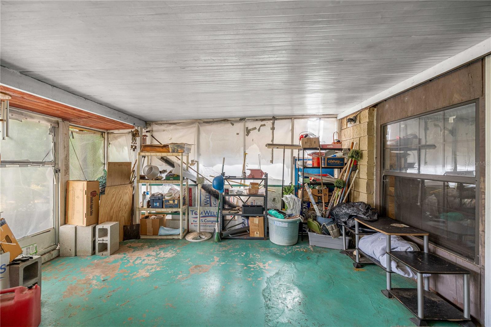 COUNTRY ESTATE - Residential