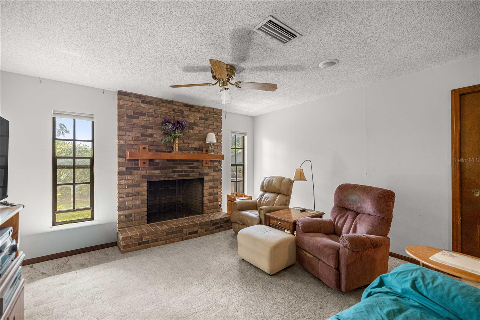 COUNTRY ESTATE - Residential