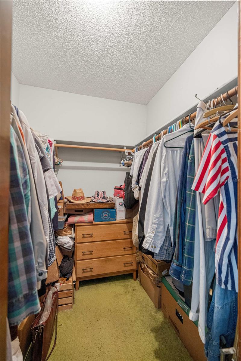 COUNTRY ESTATE - Residential