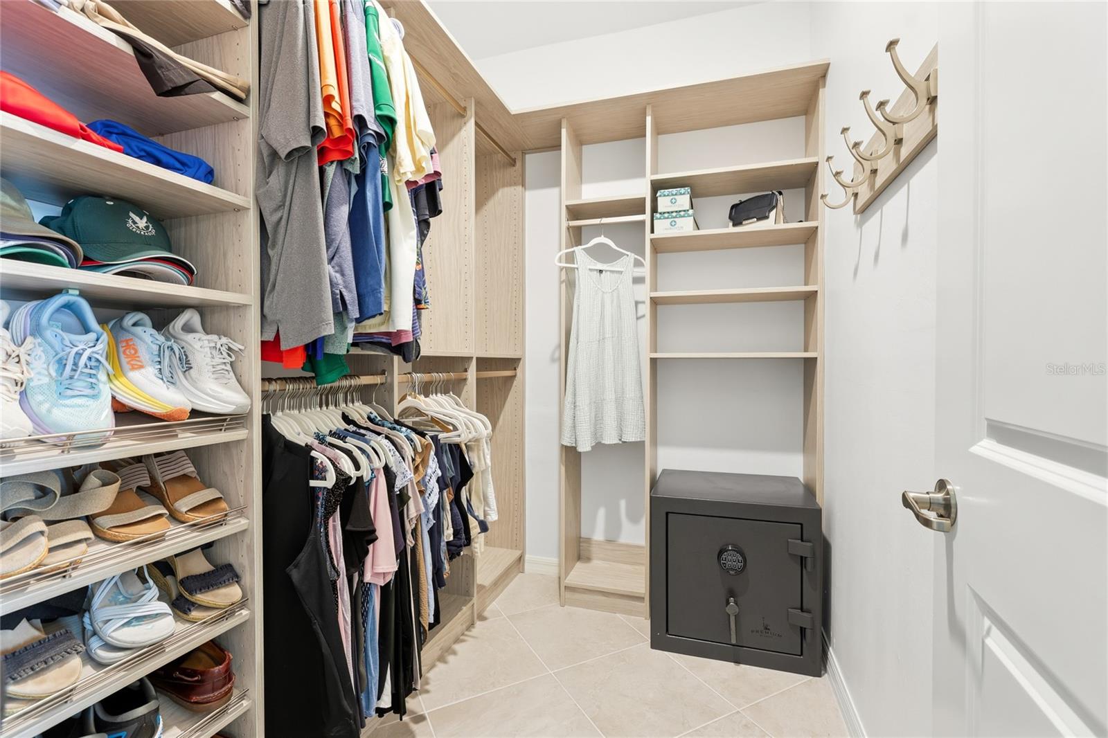 ANTIGUA AT WELLEN PARK - Residential