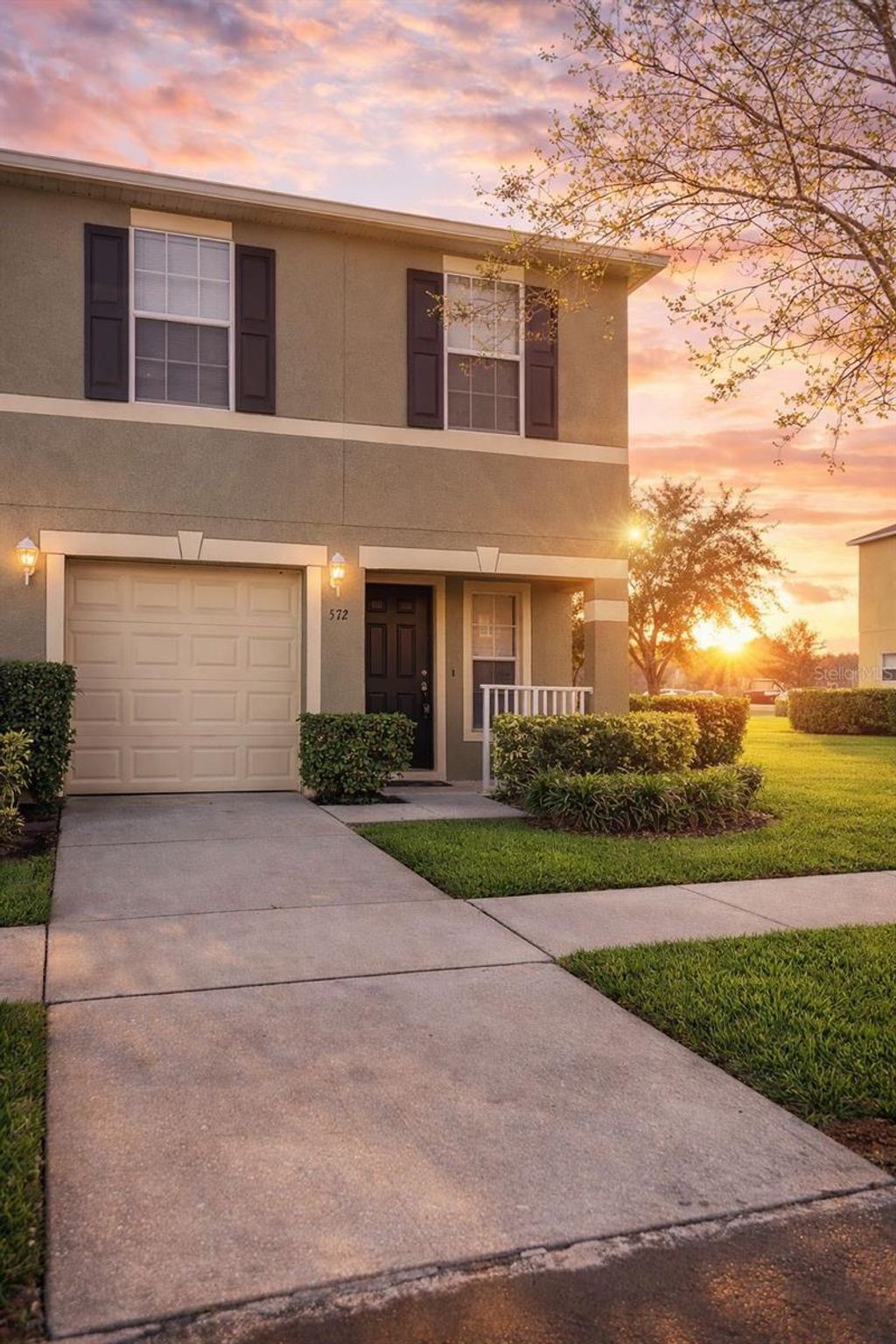 Photo of 572 Cresting Oak Circle #19, Orlando, FL 32824 (MLS # O6401922)