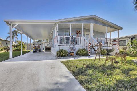 A home in PORT CHARLOTTE