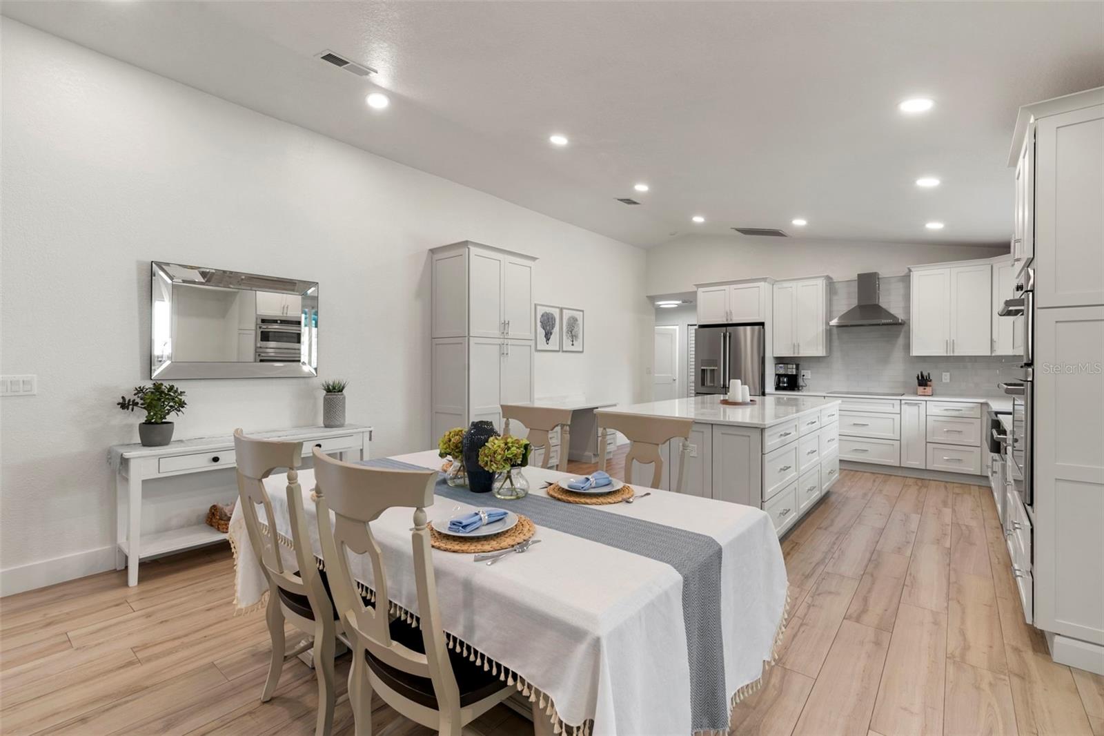 GOLDEN GATE ESTATE UNIT 194 - Residential