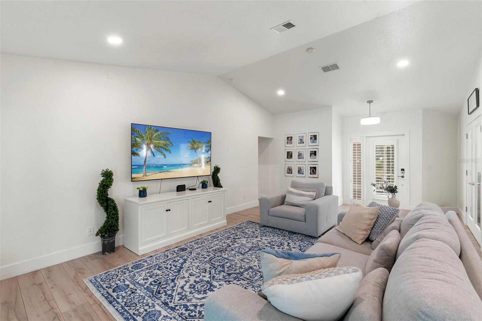 GOLDEN GATE ESTATE UNIT 194 - Residential