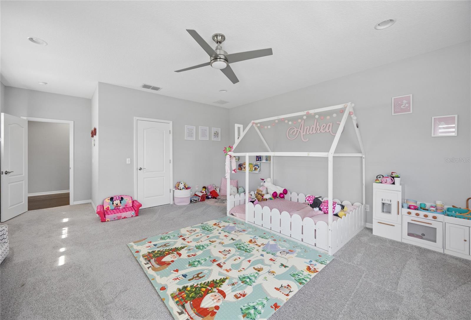 ESTANCIA/WINDERMERE - Residential