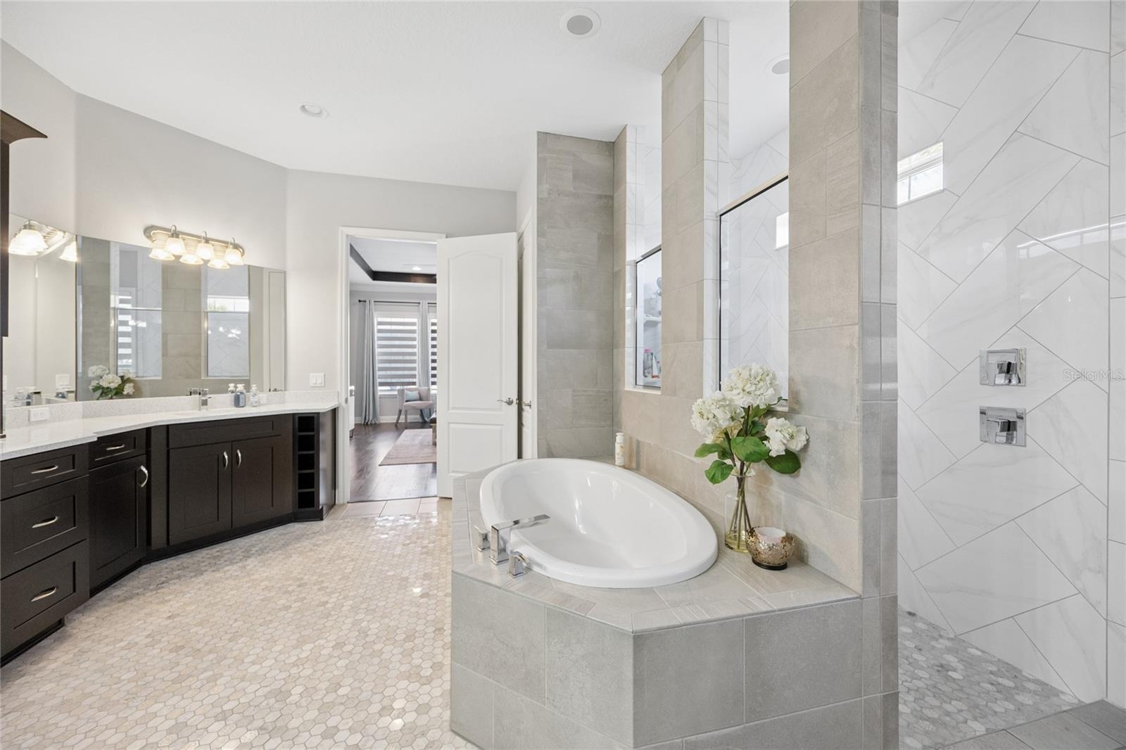 ESTANCIA/WINDERMERE - Residential