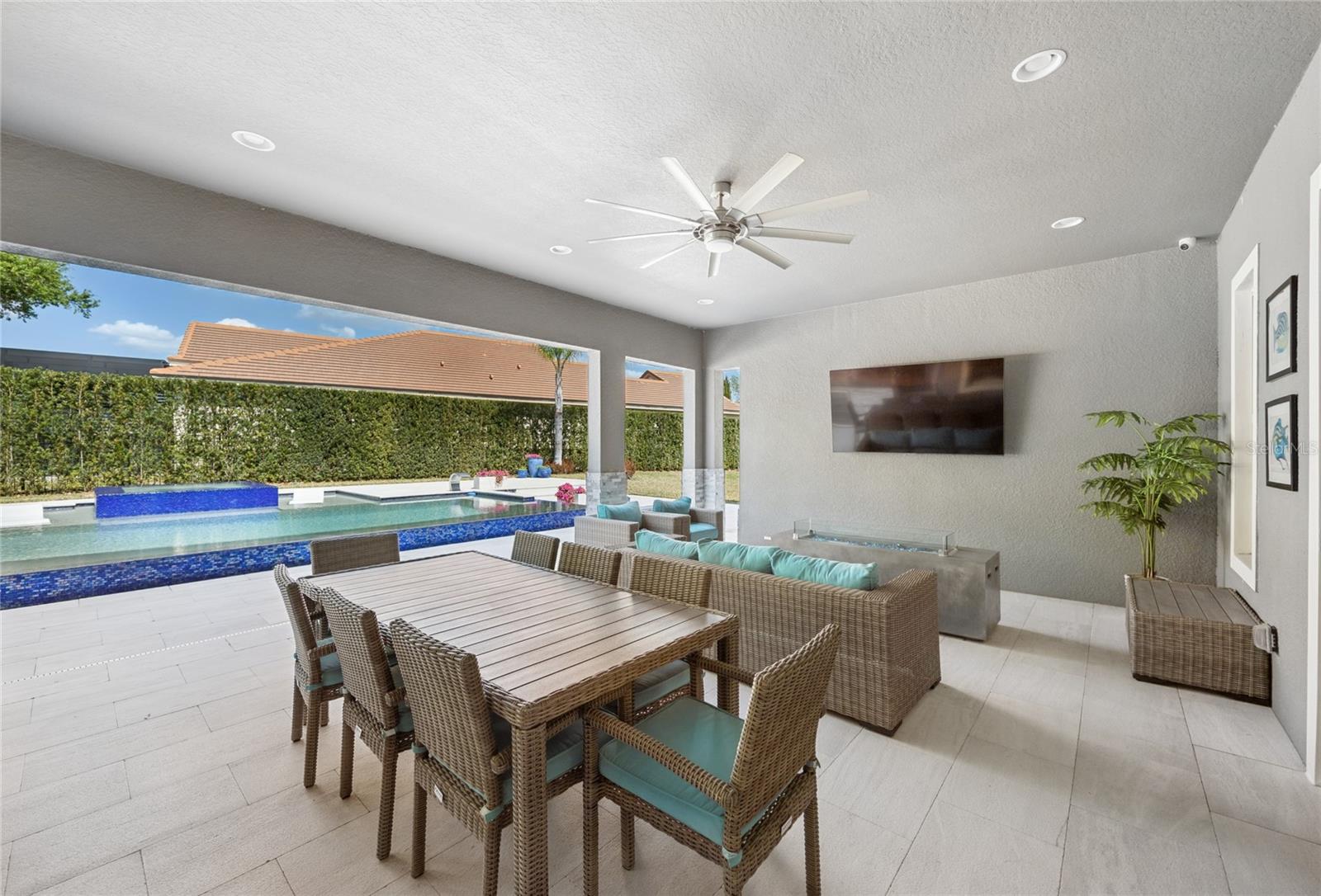 ESTANCIA/WINDERMERE - Residential