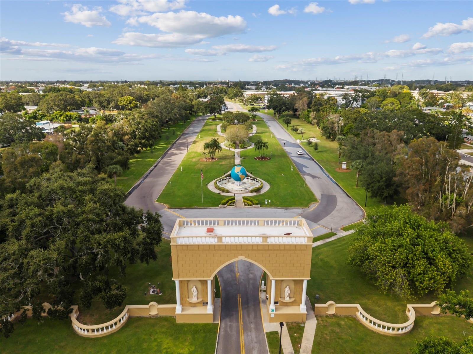 ON TOP OF THE WORLD - Residential