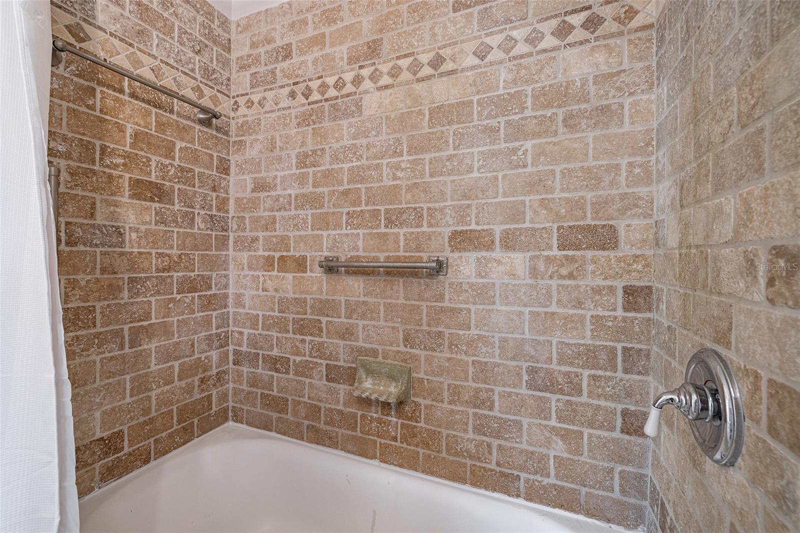 RIVERSIDE NORTH - Residential