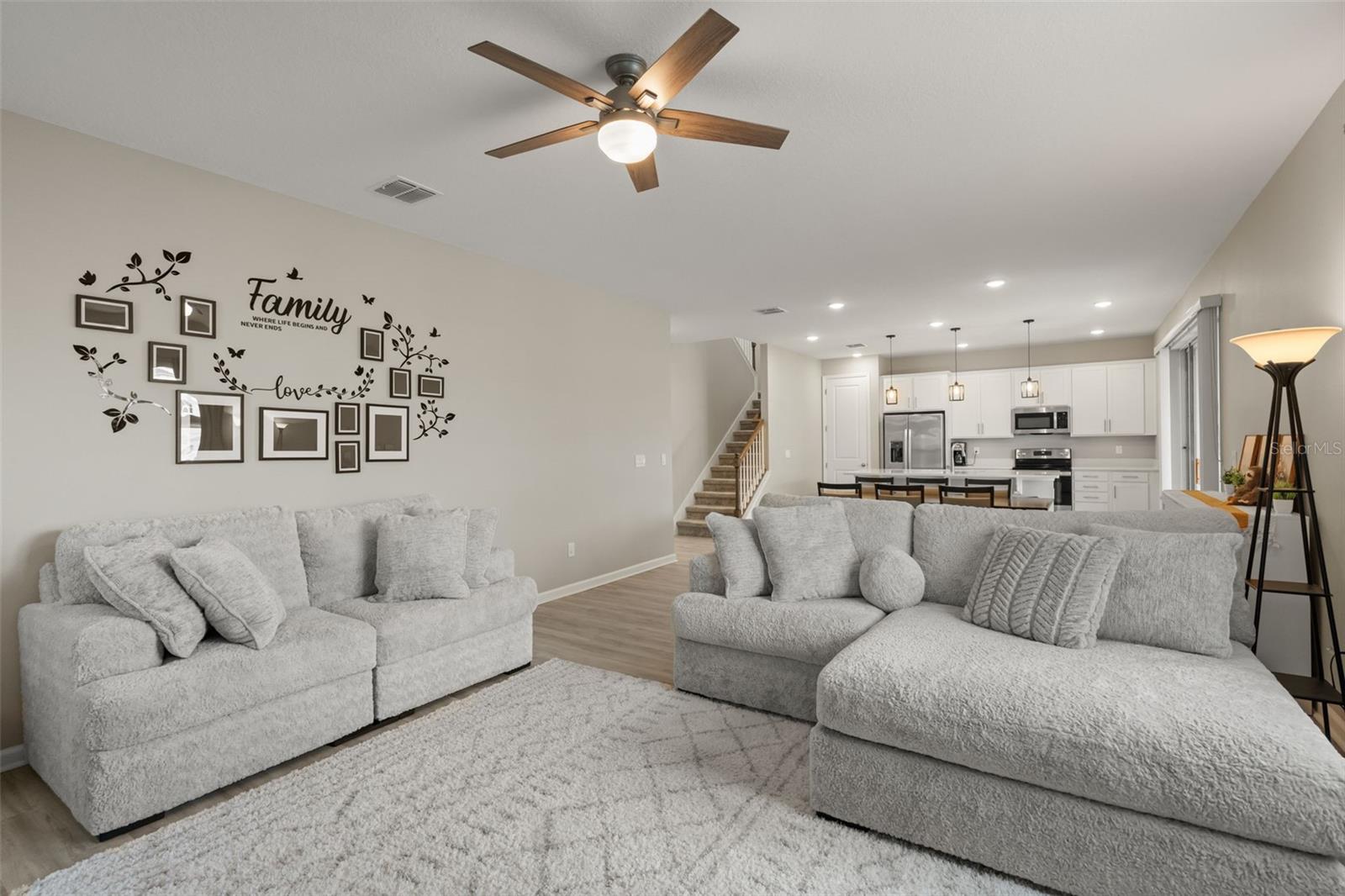 1542 SUGARBELLE CIRCLE