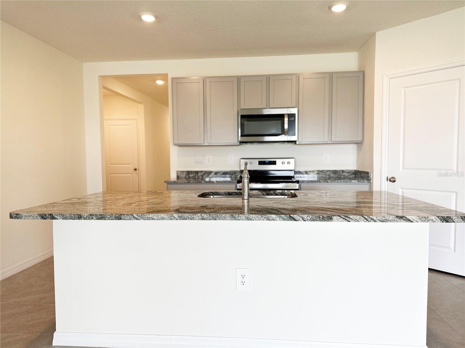 LWD RANCH SOLERA PH 1A & 1B --- PRELIM (4625) - Residential Lease