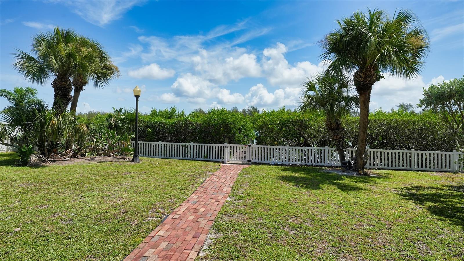 LONGBEACH ON LONGBOAT KEY - Residential
