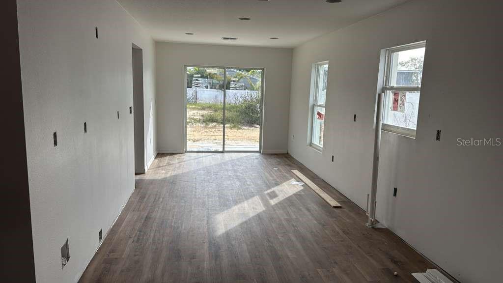 MAXWELLS C M SUB - Residential