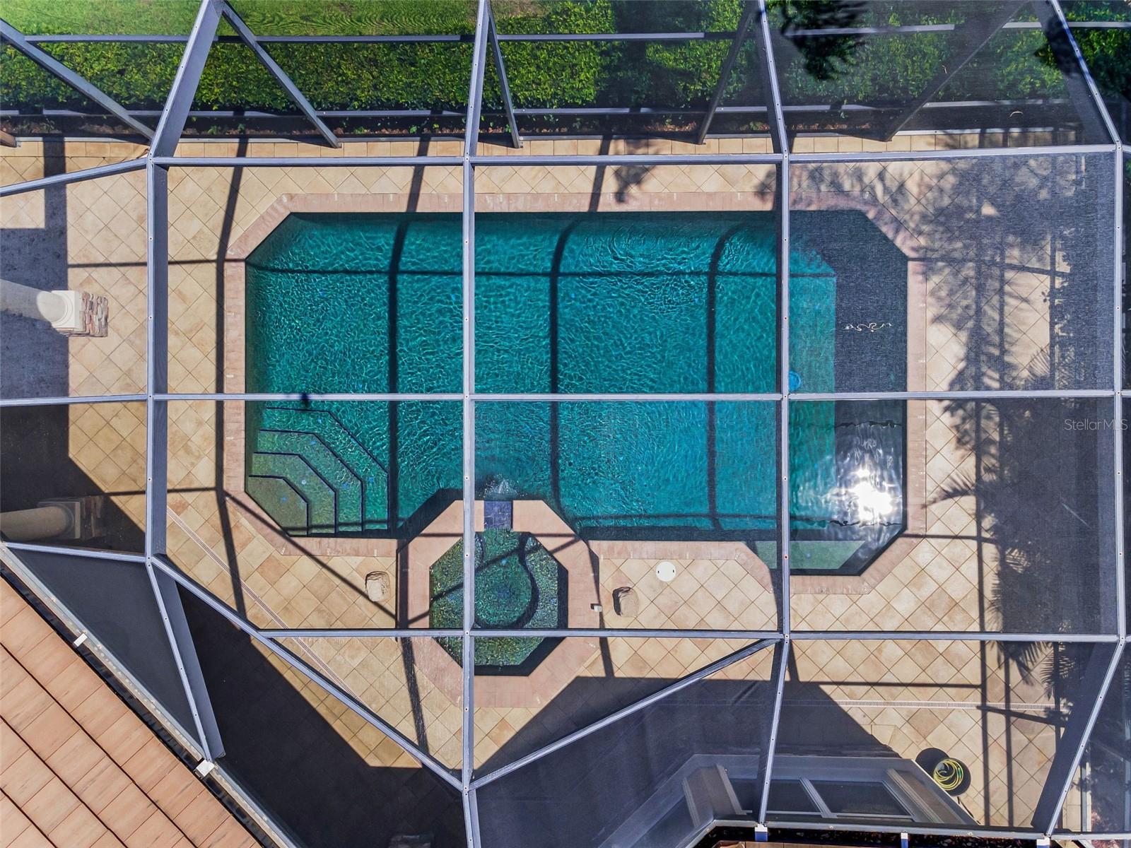 CHAMPIONS CLUB - Residential