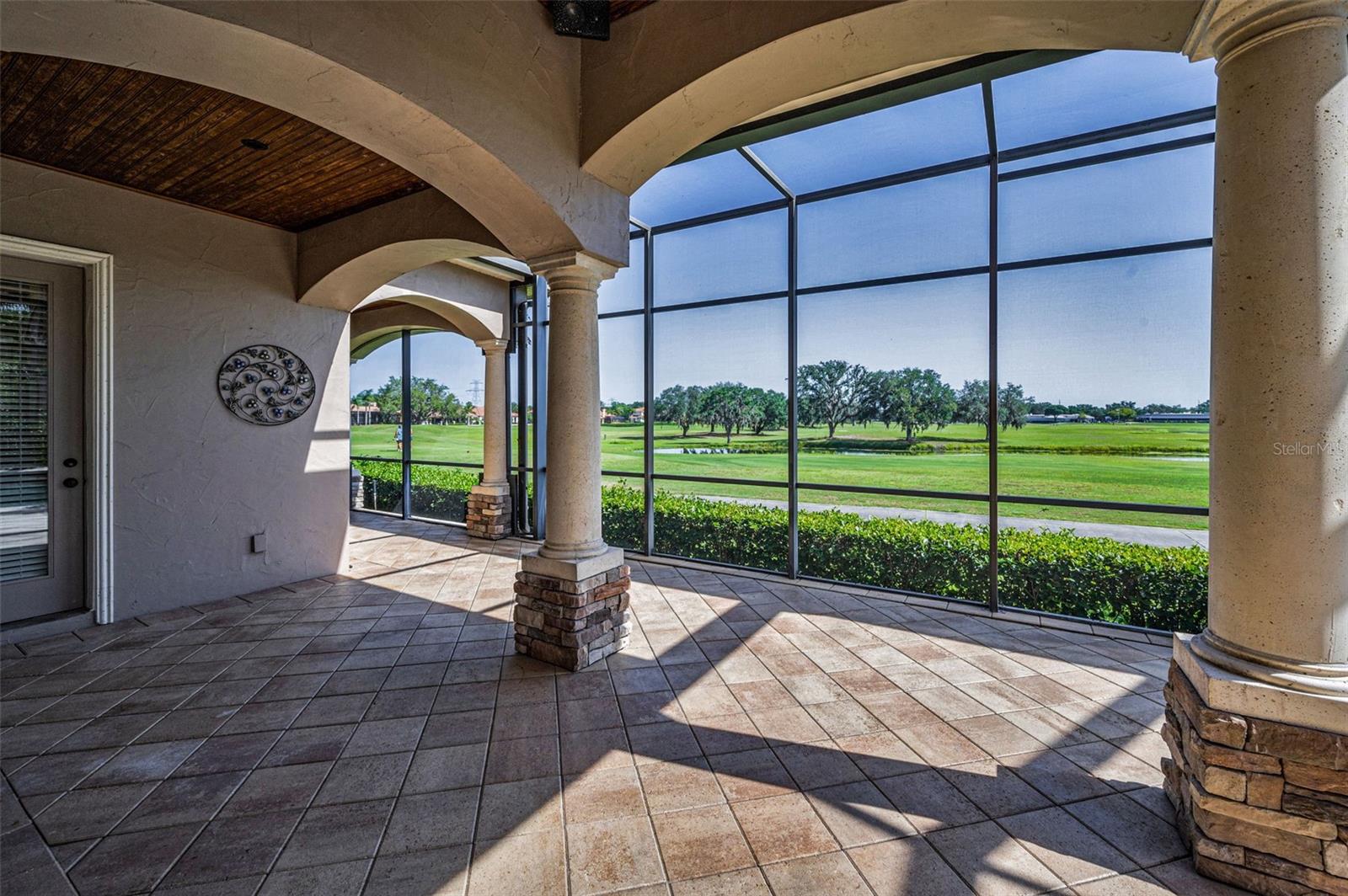 CHAMPIONS CLUB - Residential