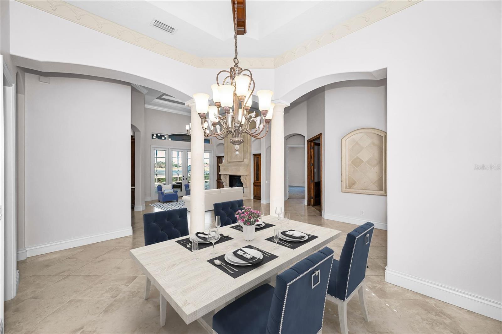 CHAMPIONS CLUB - Residential