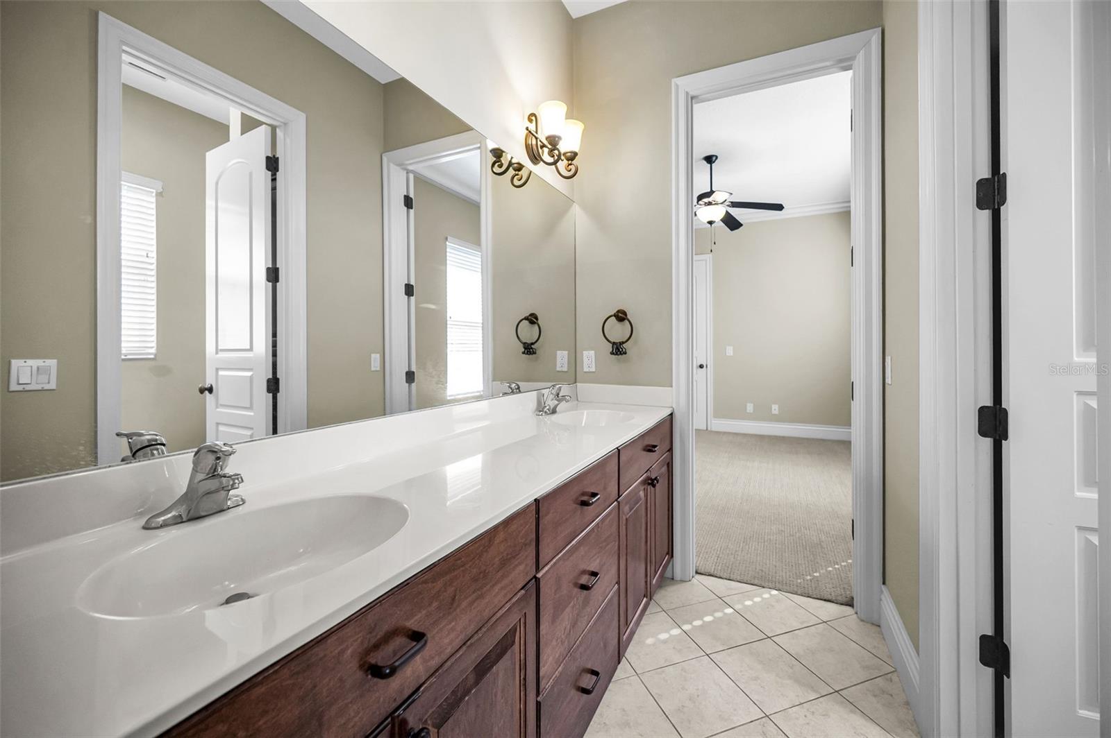 CHAMPIONS CLUB - Residential