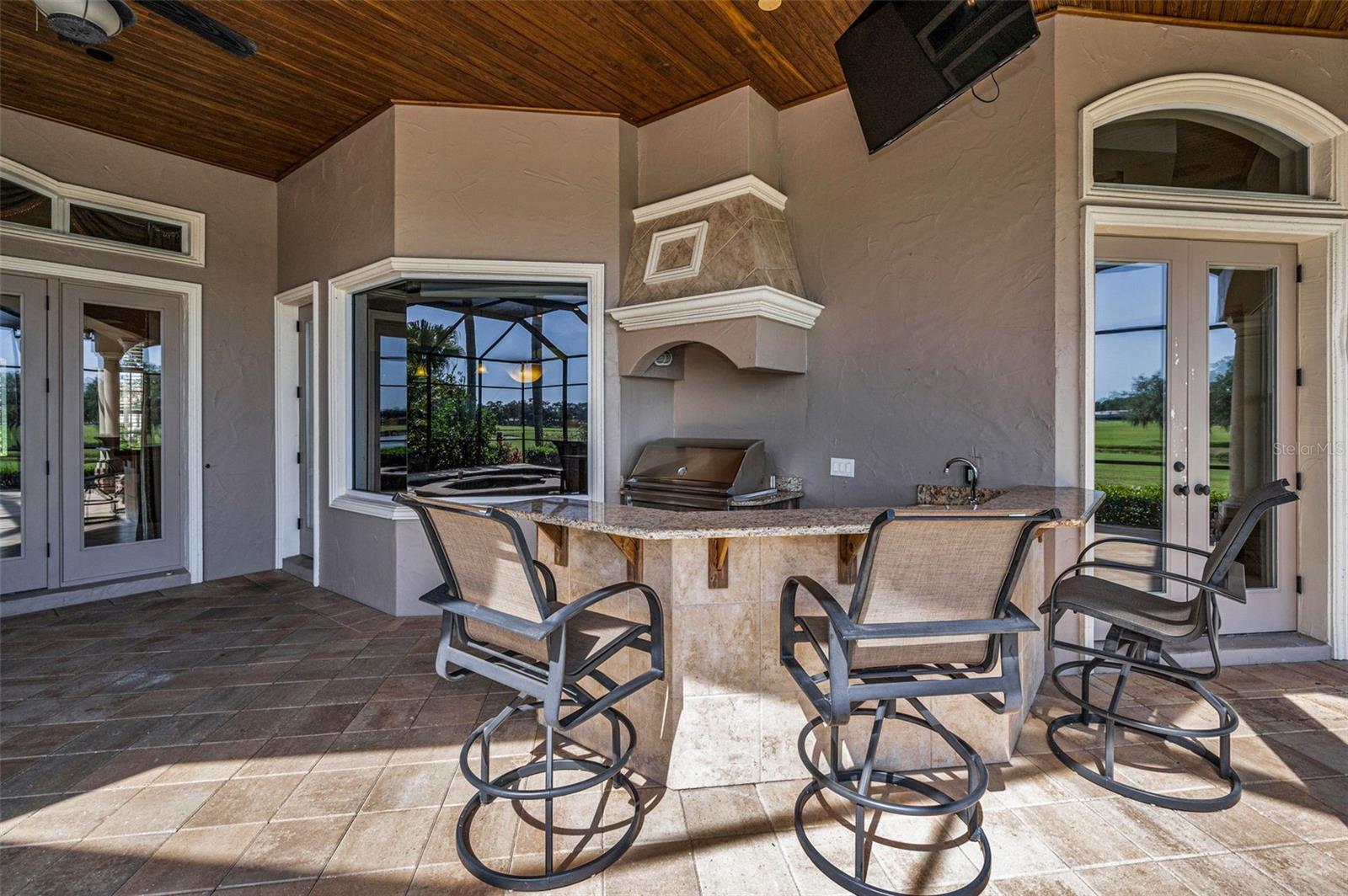 CHAMPIONS CLUB - Residential