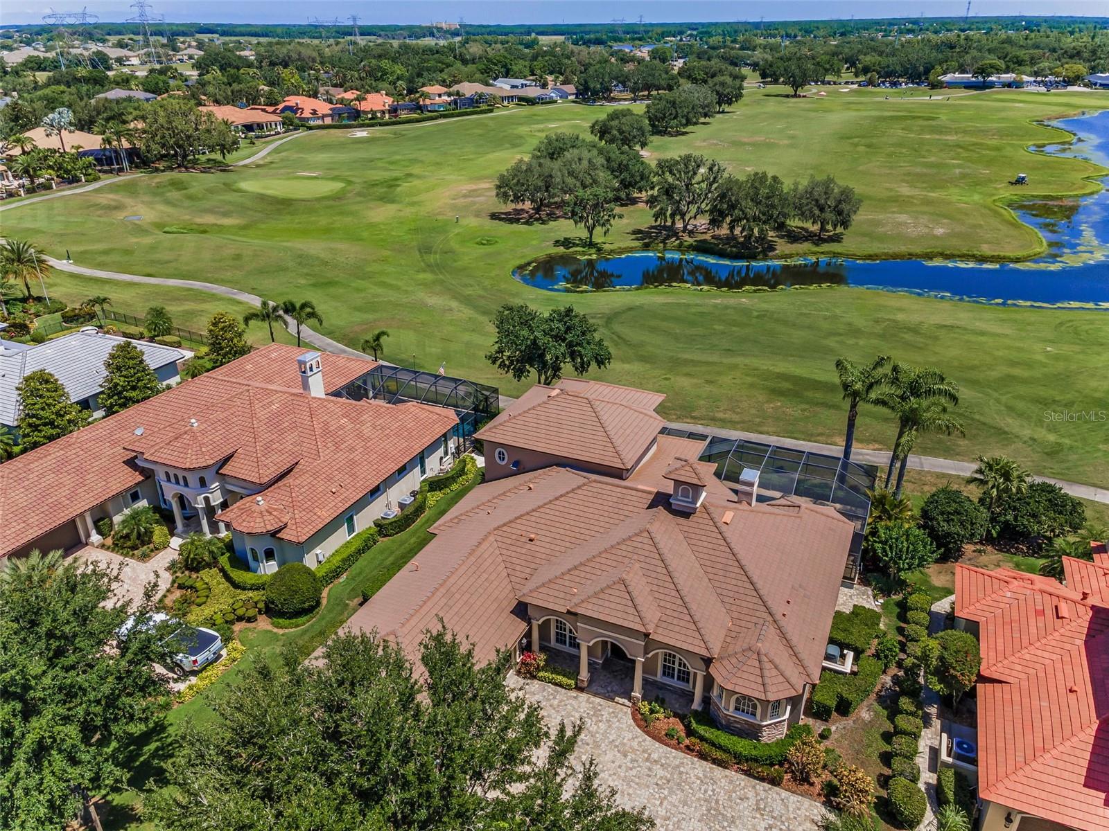 CHAMPIONS CLUB - Residential