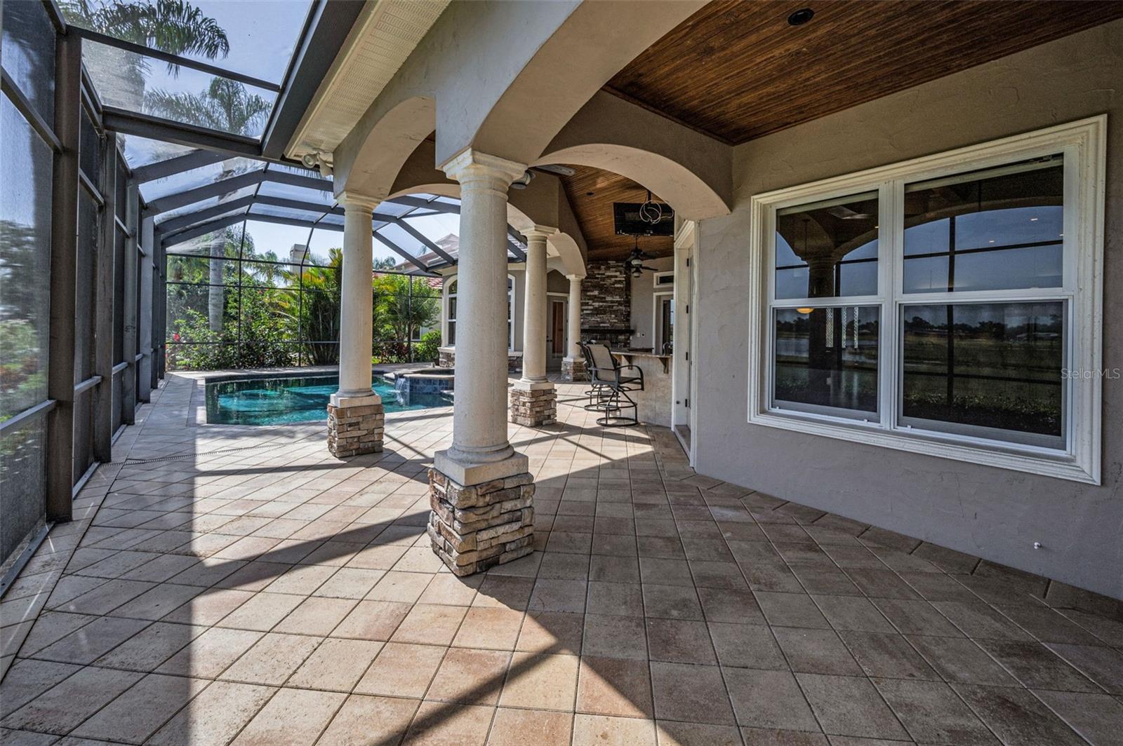 CHAMPIONS CLUB - Residential