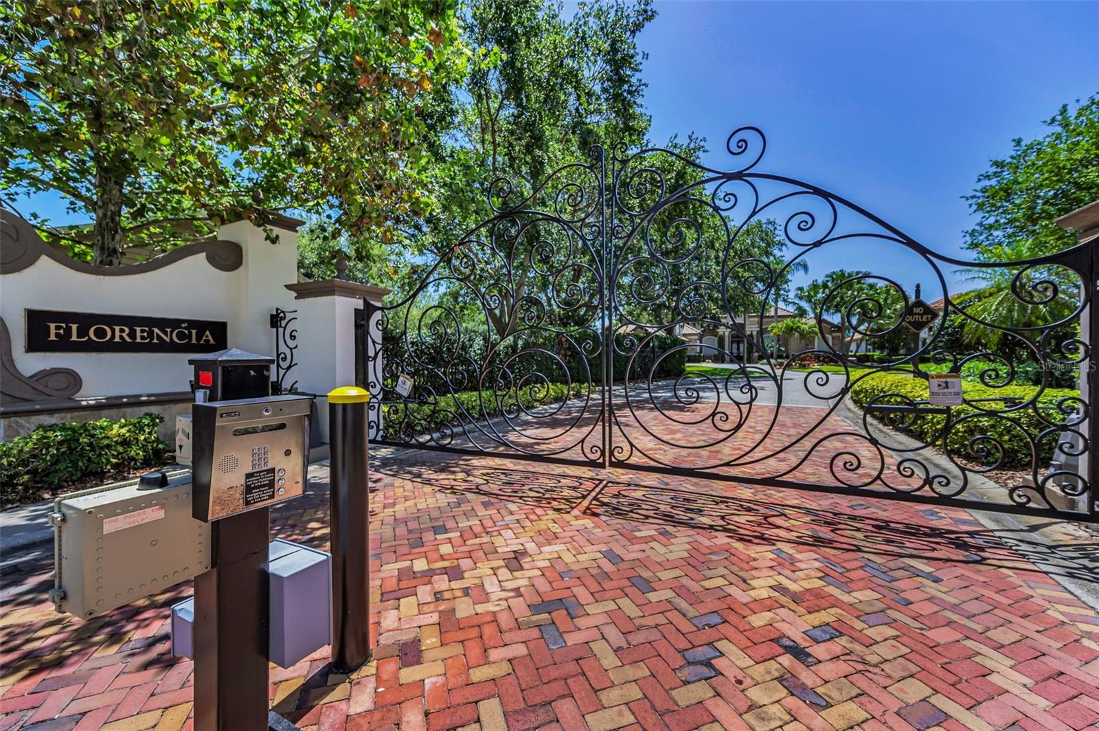 CHAMPIONS CLUB - Residential