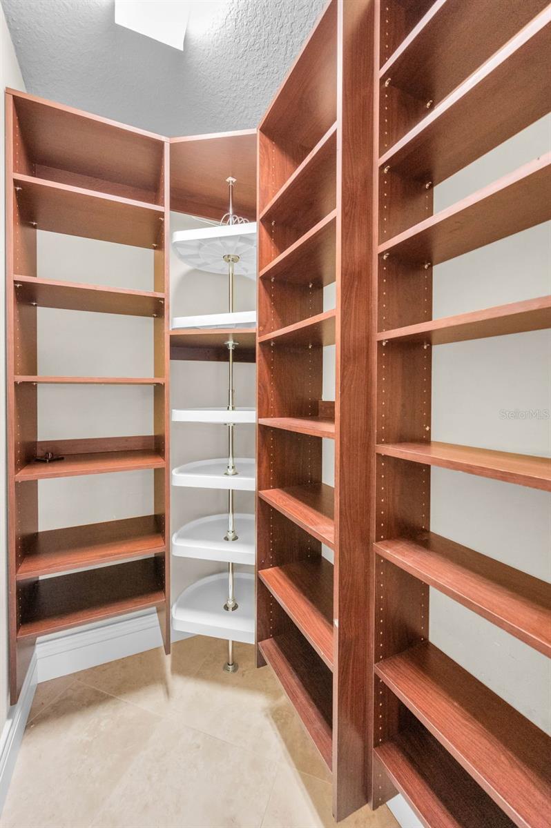 CHAMPIONS CLUB - Residential