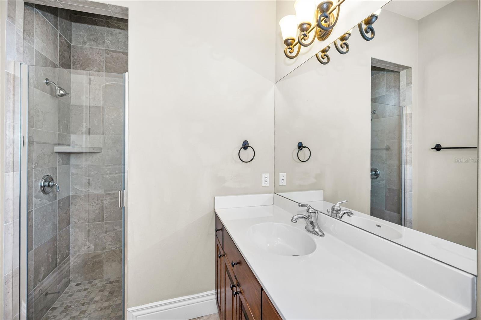 CHAMPIONS CLUB - Residential