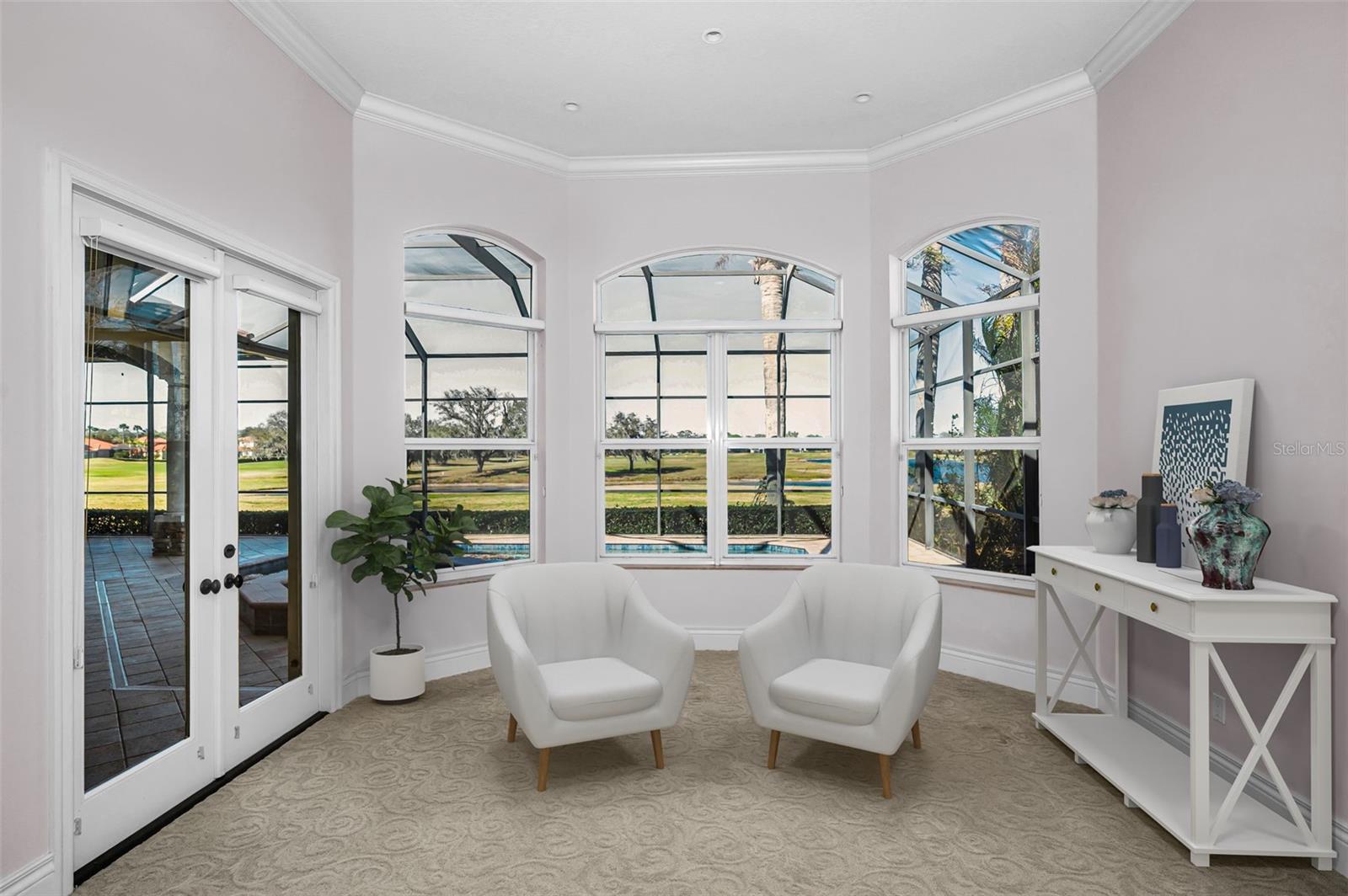 CHAMPIONS CLUB - Residential