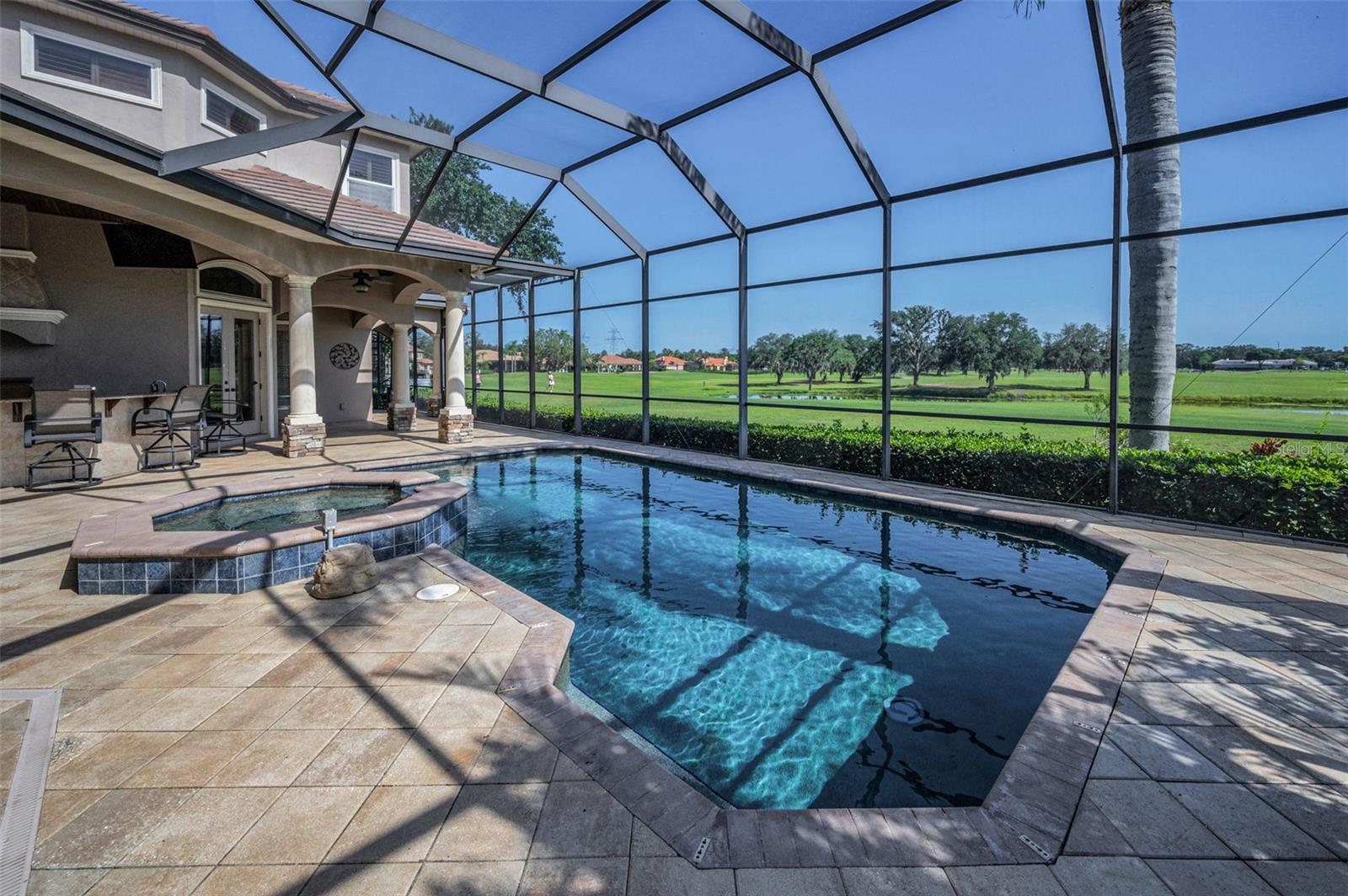 CHAMPIONS CLUB - Residential