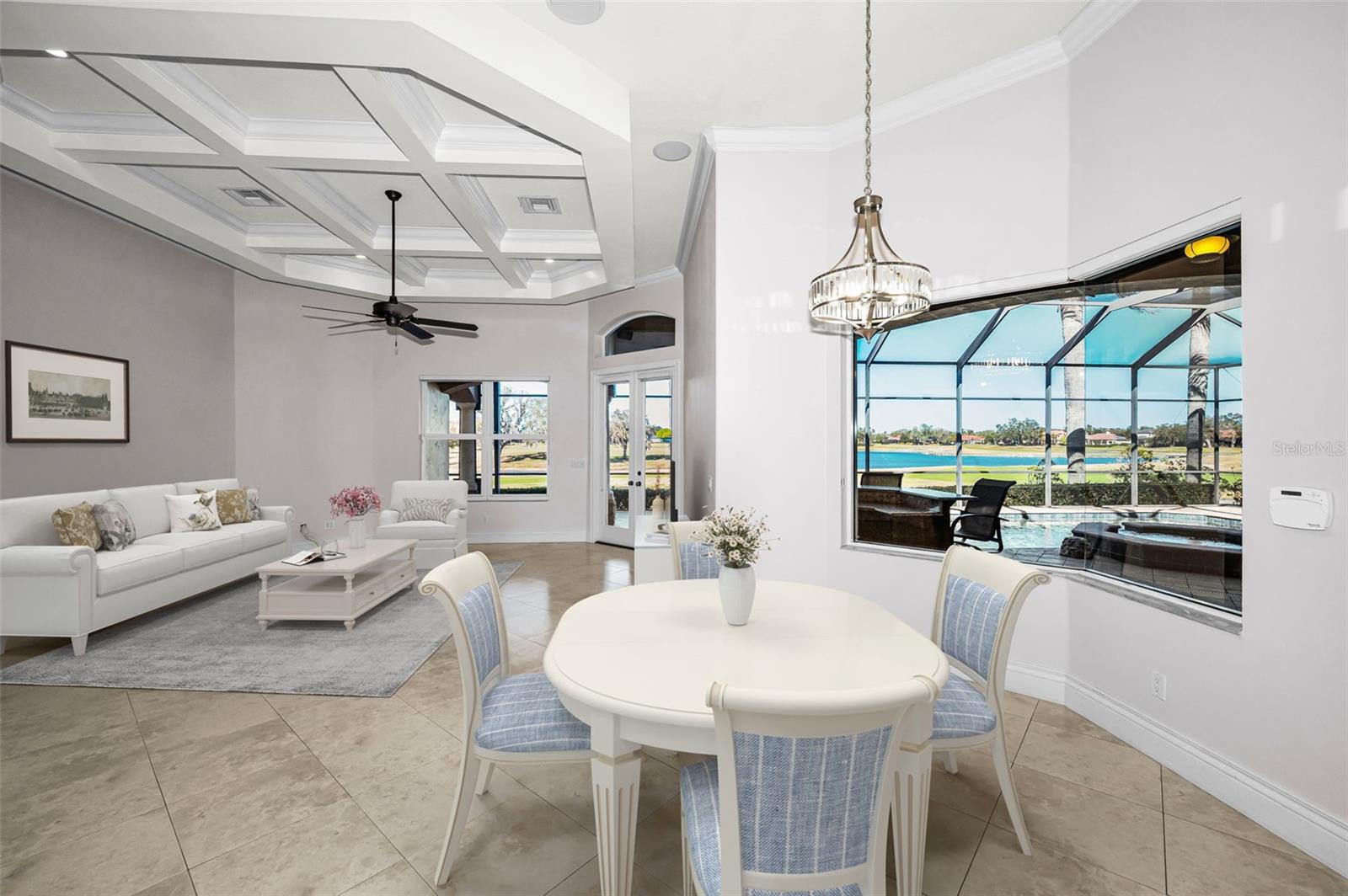 CHAMPIONS CLUB - Residential