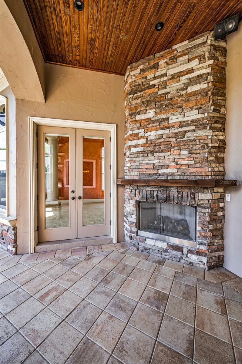 CHAMPIONS CLUB - Residential