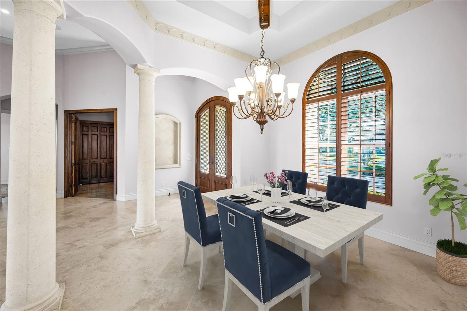 CHAMPIONS CLUB - Residential