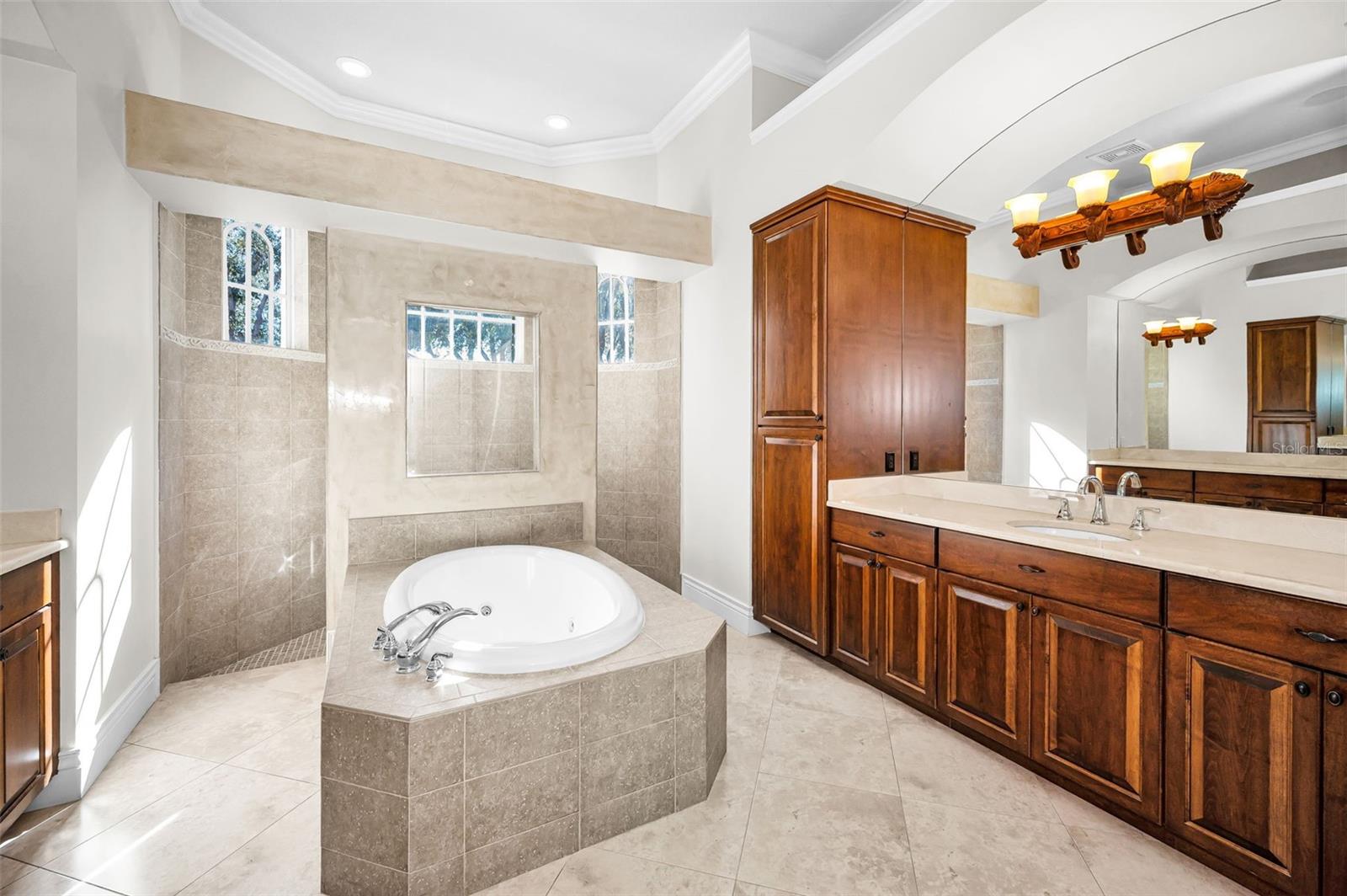 CHAMPIONS CLUB - Residential