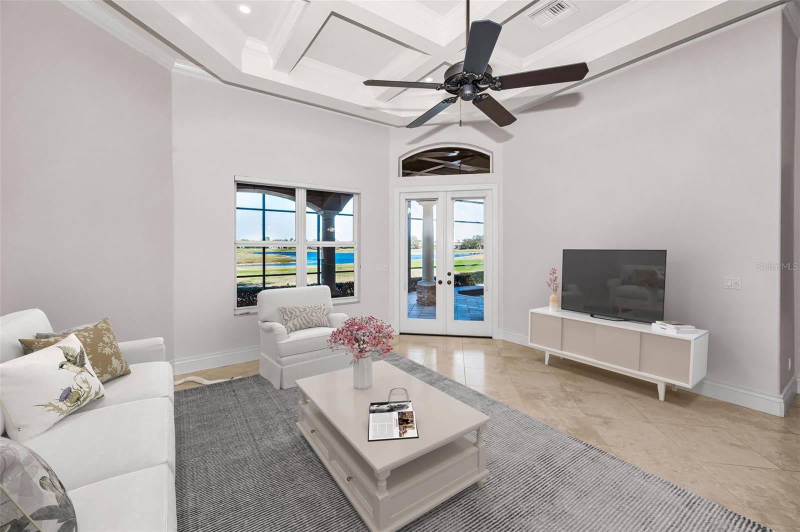 CHAMPIONS CLUB - Residential