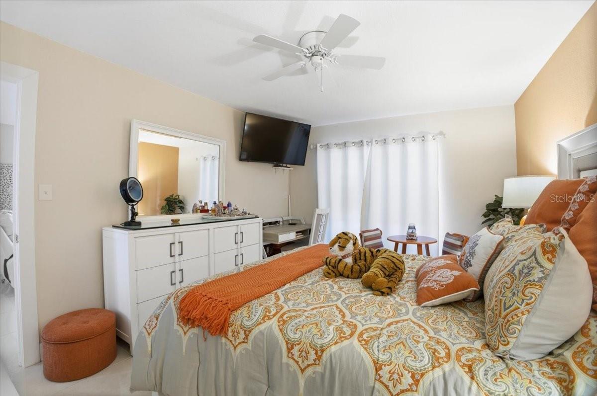 BAYSHORE ON THE LAKE APTS II SEC 3 - Residential