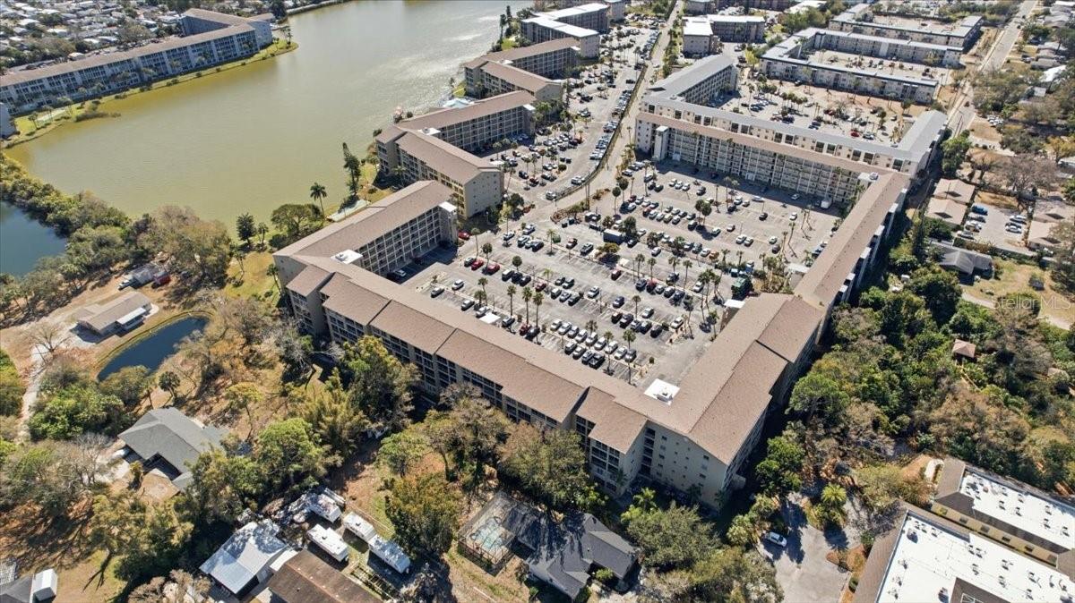 BAYSHORE ON THE LAKE APTS II SEC 3 - Residential