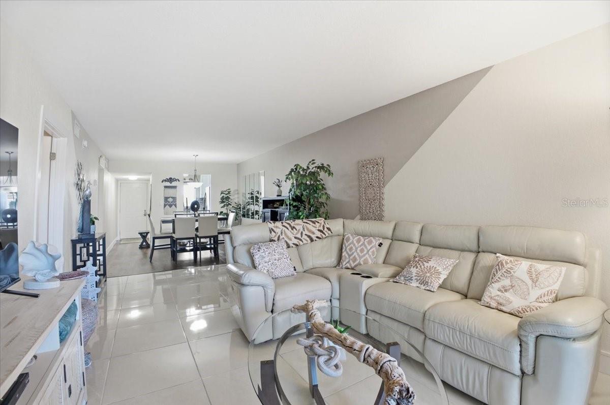 BAYSHORE ON THE LAKE APTS II SEC 3 - Residential