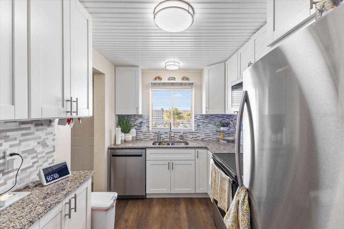 BAYSHORE ON THE LAKE APTS II SEC 3 - Residential