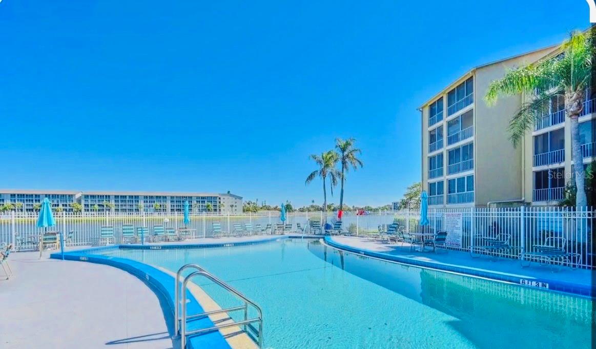 BAYSHORE ON THE LAKE APTS II SEC 3 - Residential