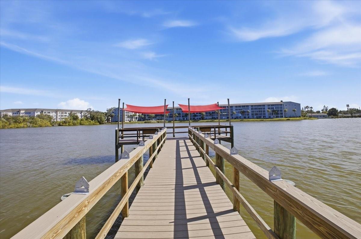 BAYSHORE ON THE LAKE APTS II SEC 3 - Residential