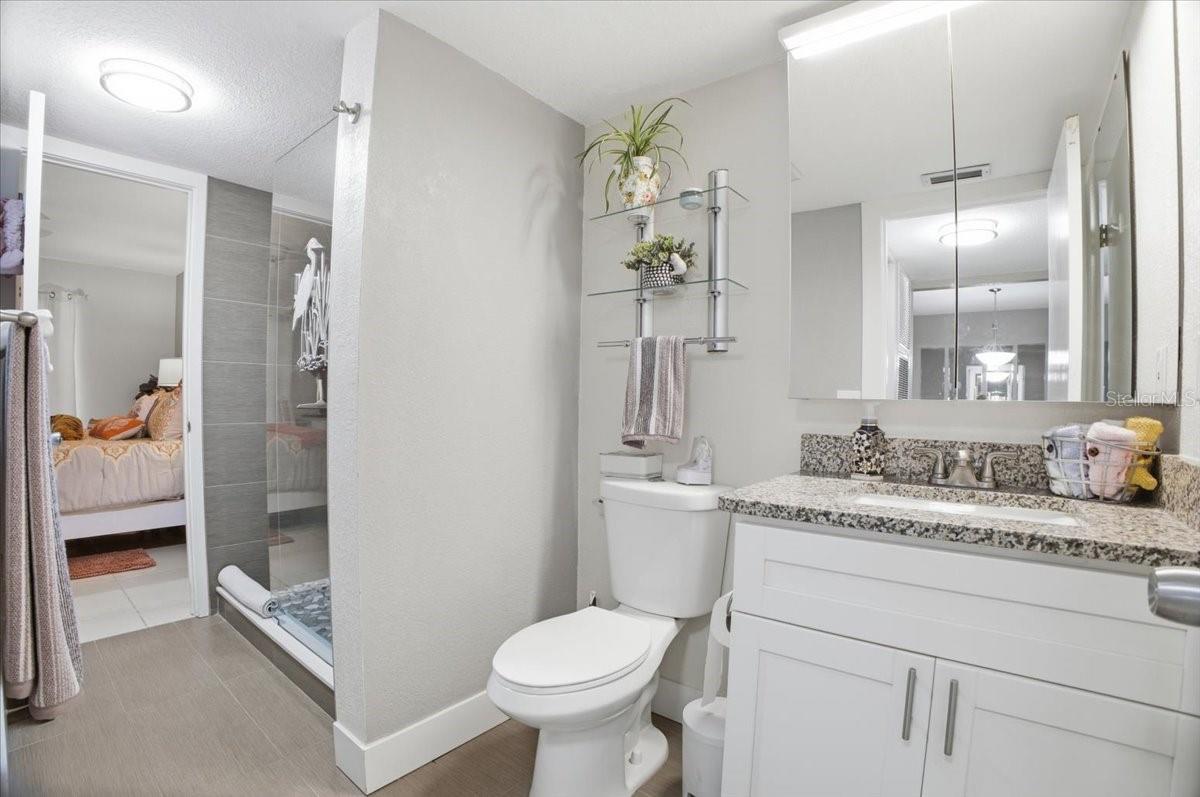 BAYSHORE ON THE LAKE APTS II SEC 3 - Residential