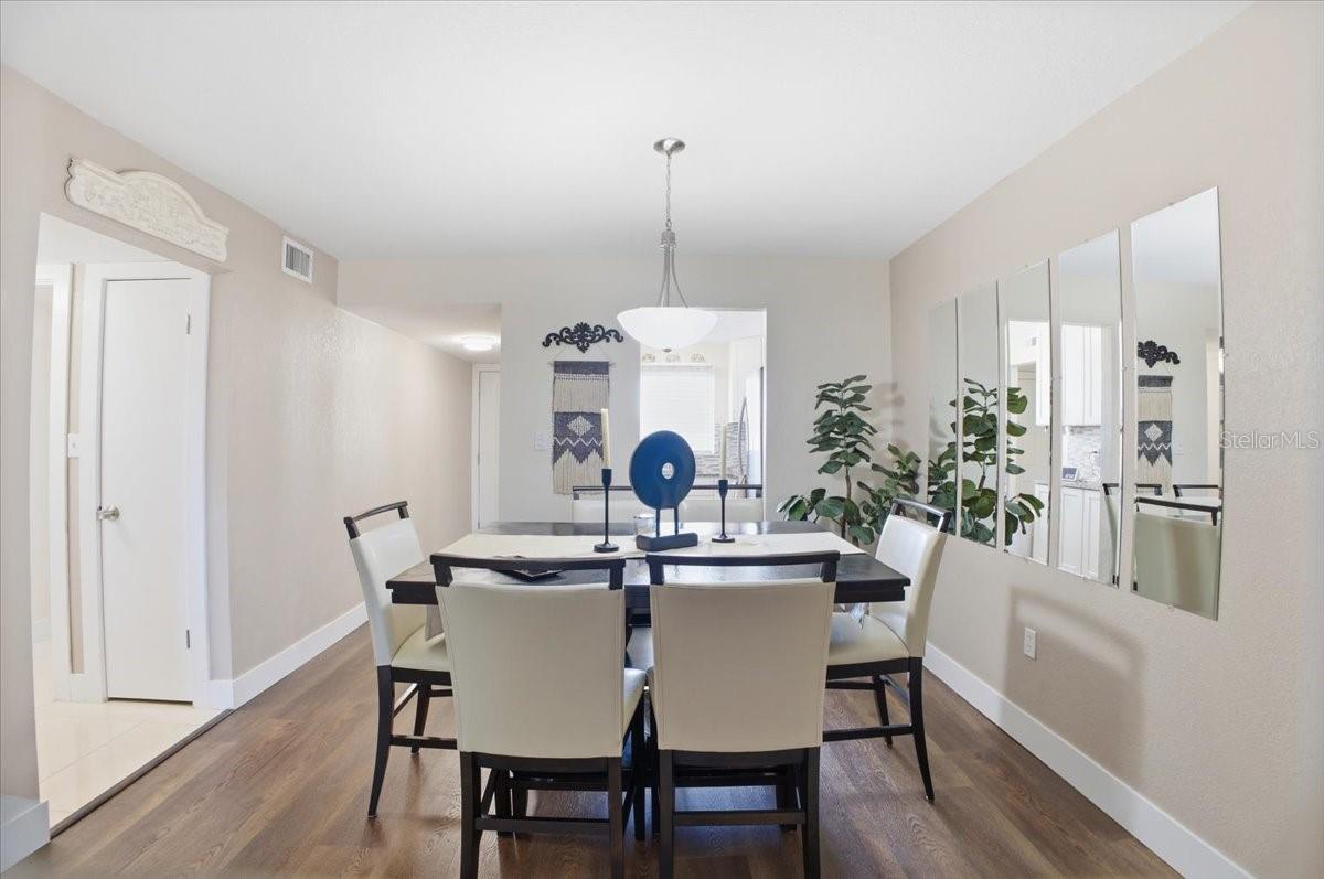 BAYSHORE ON THE LAKE APTS II SEC 3 - Residential