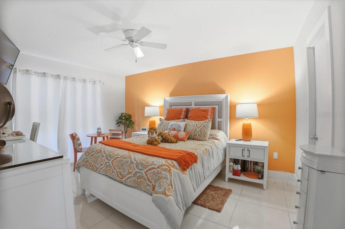 BAYSHORE ON THE LAKE APTS II SEC 3 - Residential