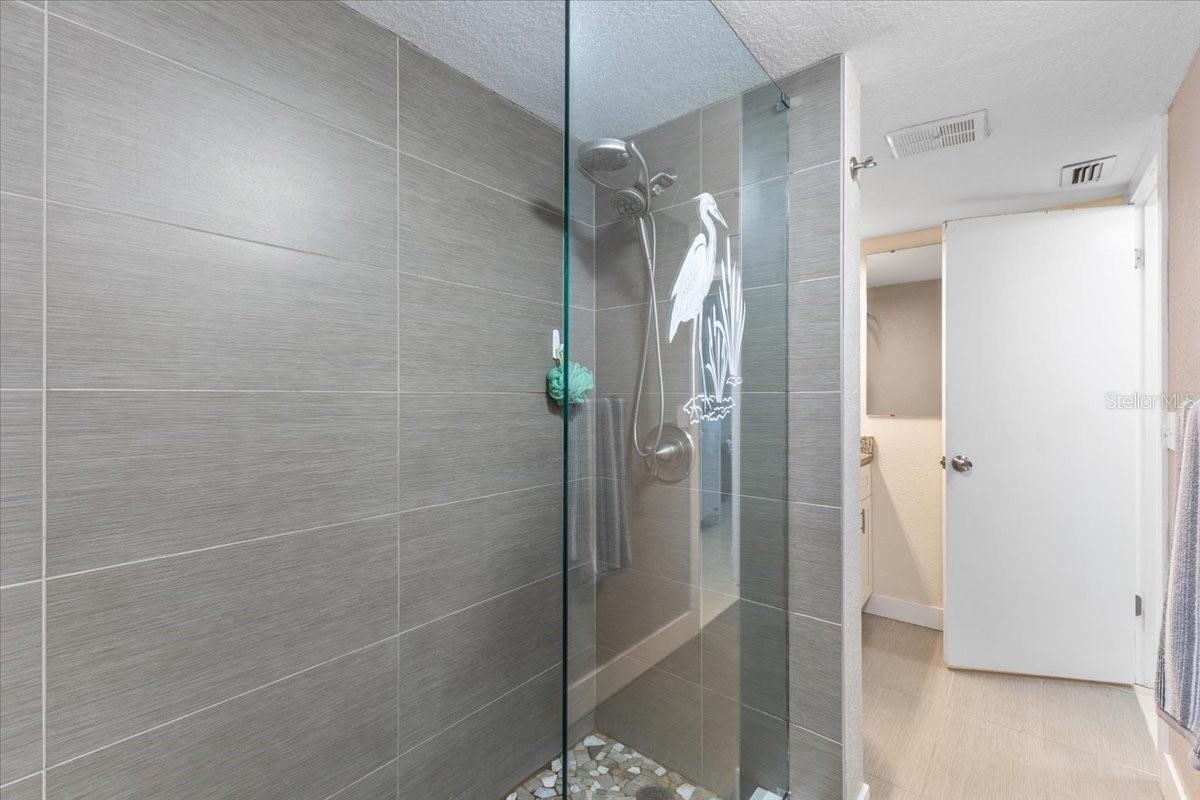 BAYSHORE ON THE LAKE APTS II SEC 3 - Residential