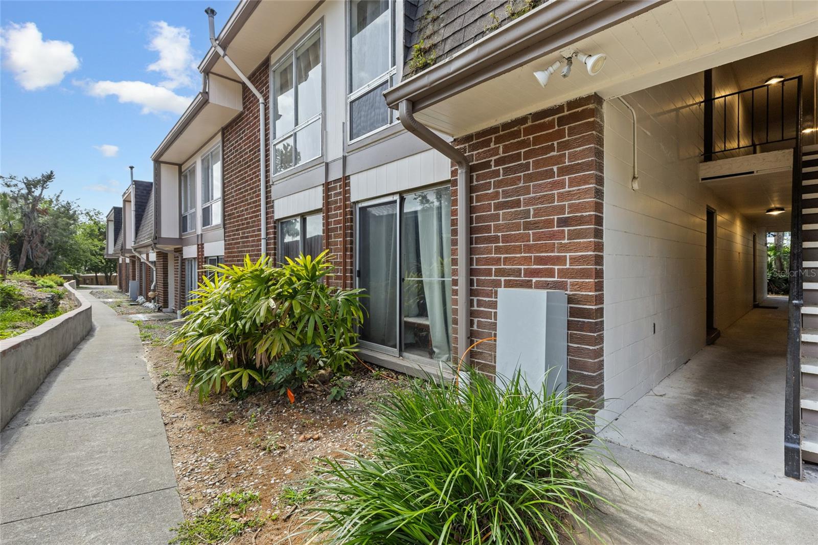 Furnished 1 Bedroom condo at Summit House. EQUIPPED and Turn Key FOR SHORT TERM RENTALS OR LONG TERM OCCUPANCY. NO MINIMUM RENTAL PERIOD makes it a great investment opportunity. Community includes a pool, laundry facility with washers and dryers. Conveniently located just one block from Shands Hospital, and the VA Hospital and only approx 1.5 blocks south of UF. Summit House proximity to UF makes it an ideal location for undergraduates and graduates alike; similarly, being next door to the Shands Hospital and VA medical complexes makes it convenient housing for medical personnel, traveling nurses and techs etc. There is an RTS bus stop directly in front of Summit House. PARKING ALLOWED by placing Parking decal issued by the HOA. All FURNITURE AND FURNISHINGS to convey with the sale of the property EXCEPT MODEM/ROUTER. Perfect for an owner occupant, or for use as a rental property. Come and see this exceptional opportunity today!