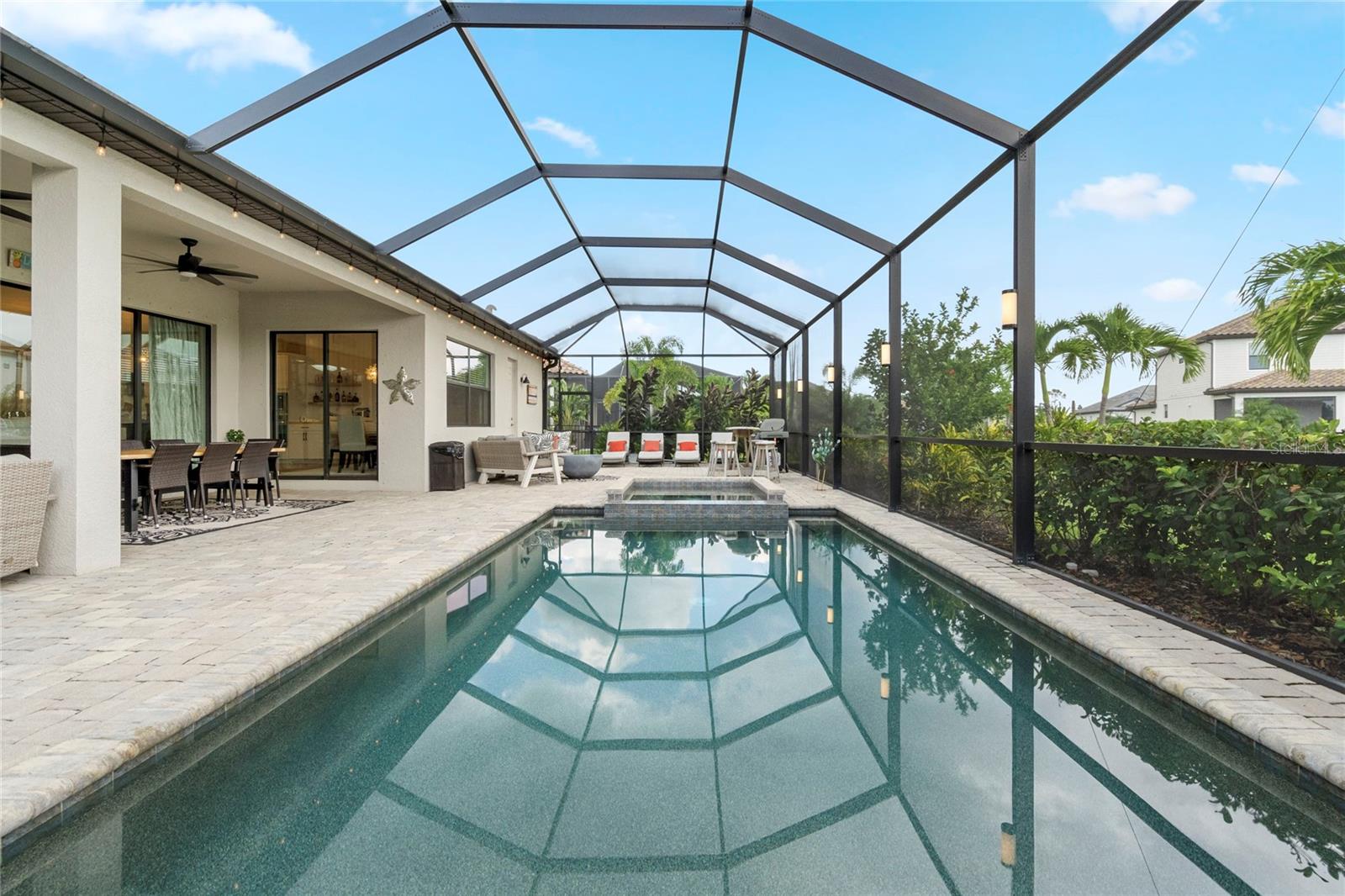 4813 SPARKLING SEA LANE
