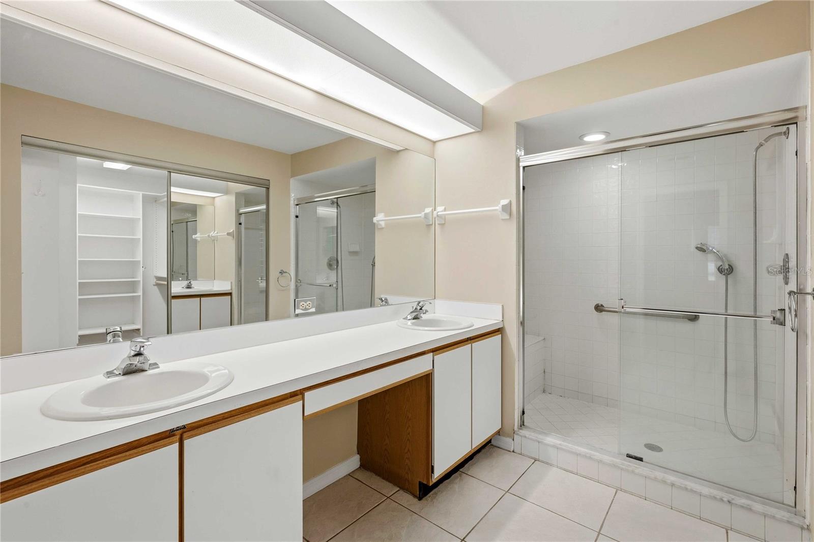 WIMBLEDON GREENS - Residential