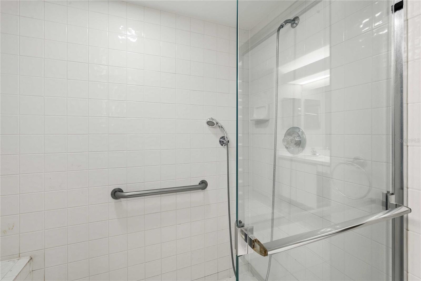 WIMBLEDON GREENS - Residential